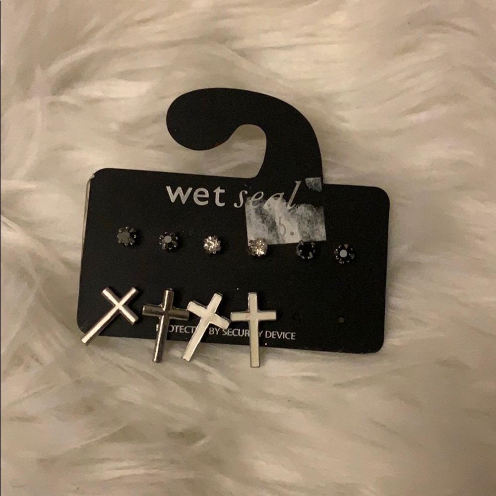 BNWT gothic earring set - Picture 3 of 3